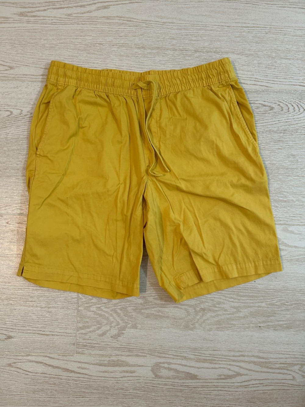 Banana Republic Men's Mustard Yellow Drawstring Athletic Shorts